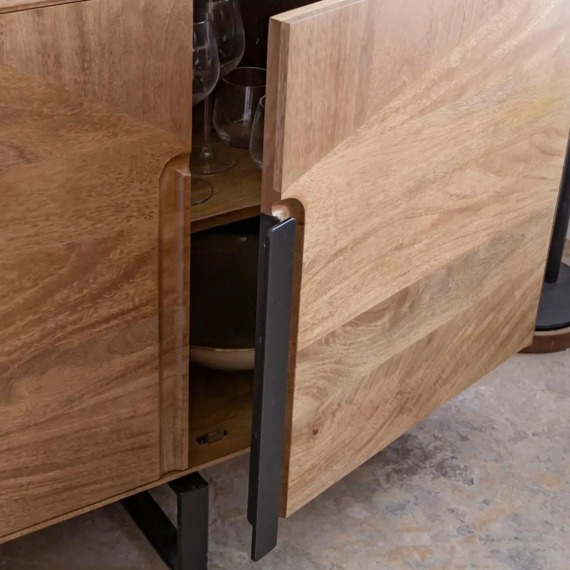 Made in Meubles Buffet<Buffet en bois de manguier et métal Eglantine