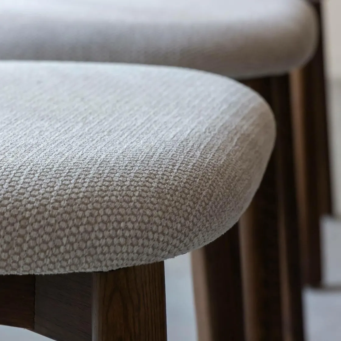 Made in Meubles Chaise<Chaise en bois de frêne foncé et tissu gris Aline (lot de 2)