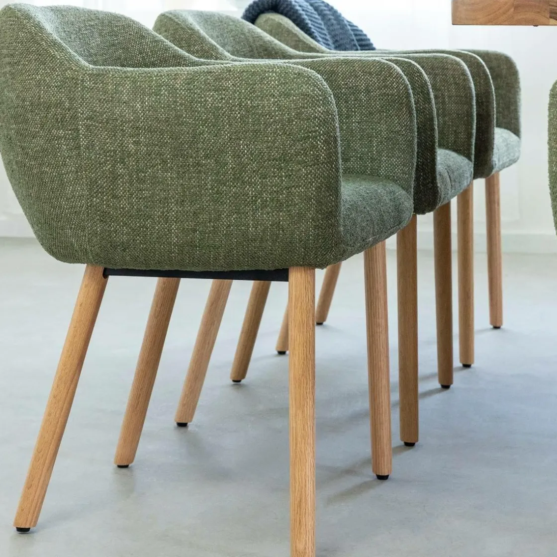 Made in Meubles Chaise<Chaise en tissu vert et pieds en bois Solène (lot de 2)