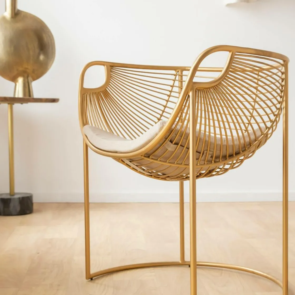 Made in Meubles Fauteuil<Fauteuil design en métal doré Augustus