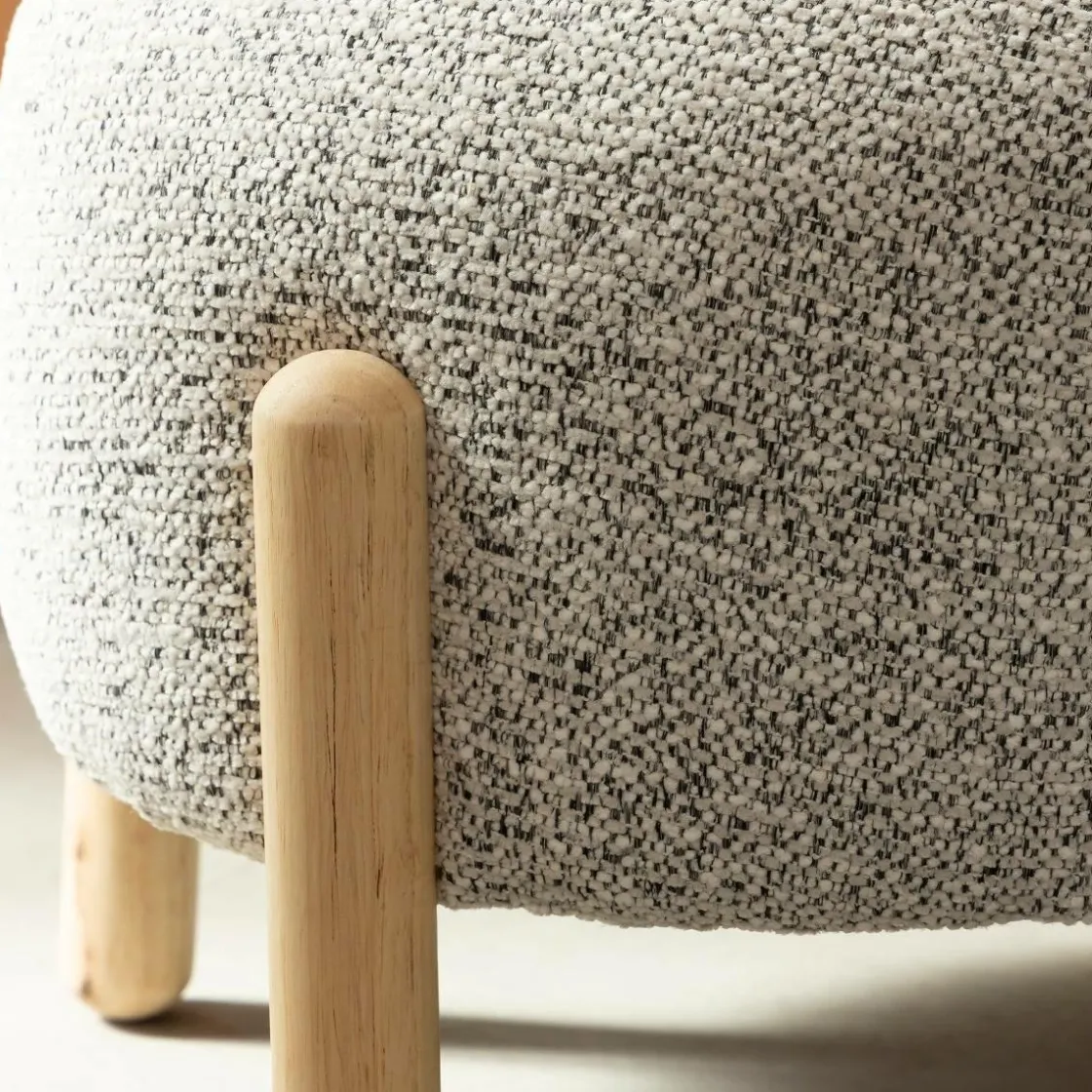 Made in Meubles Tabouret<Petit tabouret en tissu bouclette gris Nério