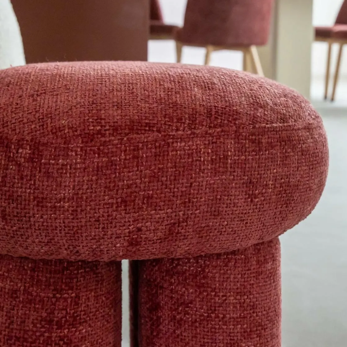 Made in Meubles Tabouret<Petit tabouret en tissu fuchsia Toby